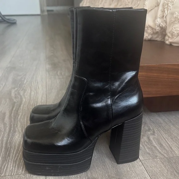 Patent Black Sexy Platform Ankle Boots - Picture 3 of 7